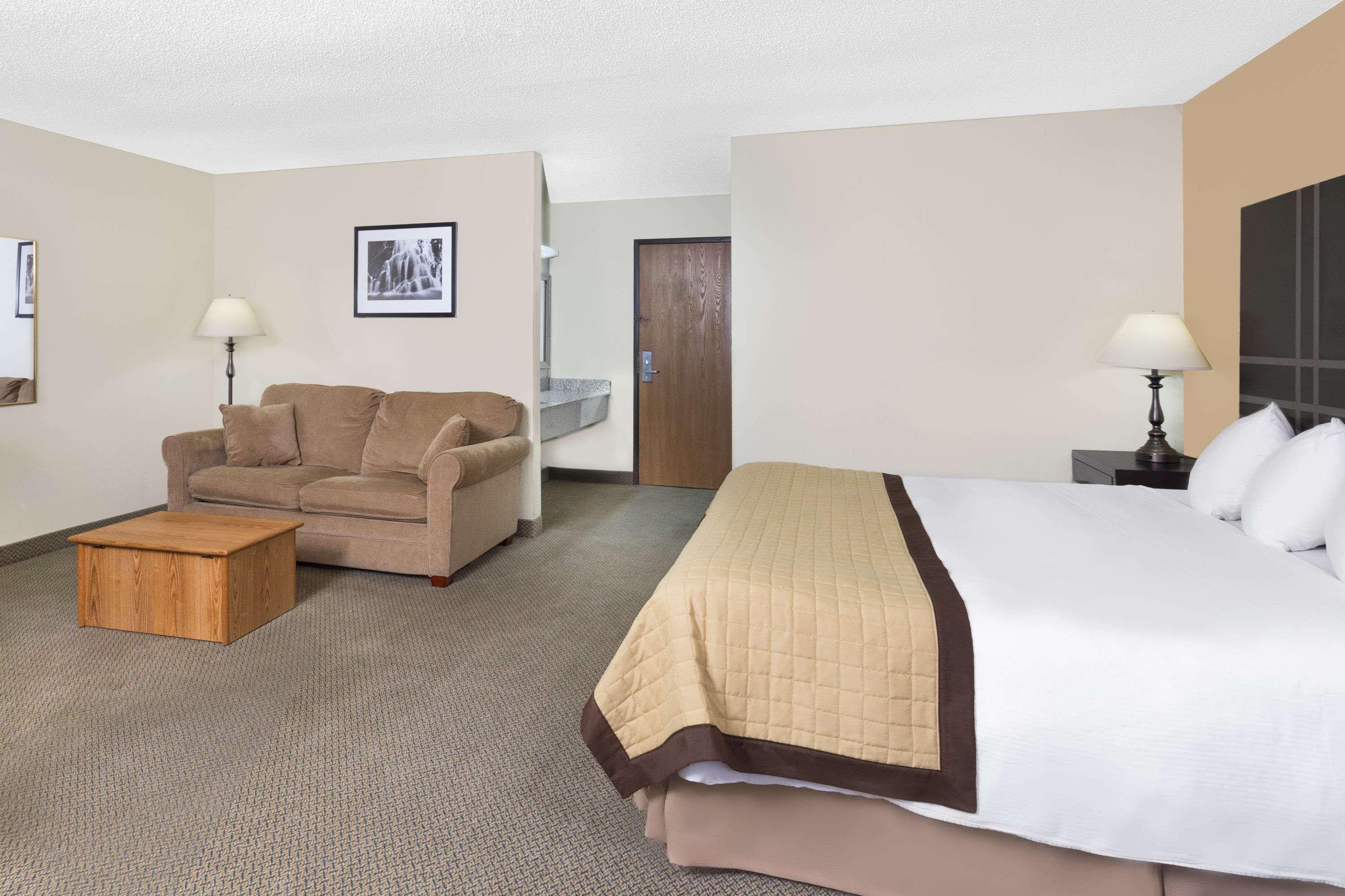 เบย์มอนต์ บาย วินด์แฮม กรีนเบย์ Hotel ภายนอก รูปภาพ